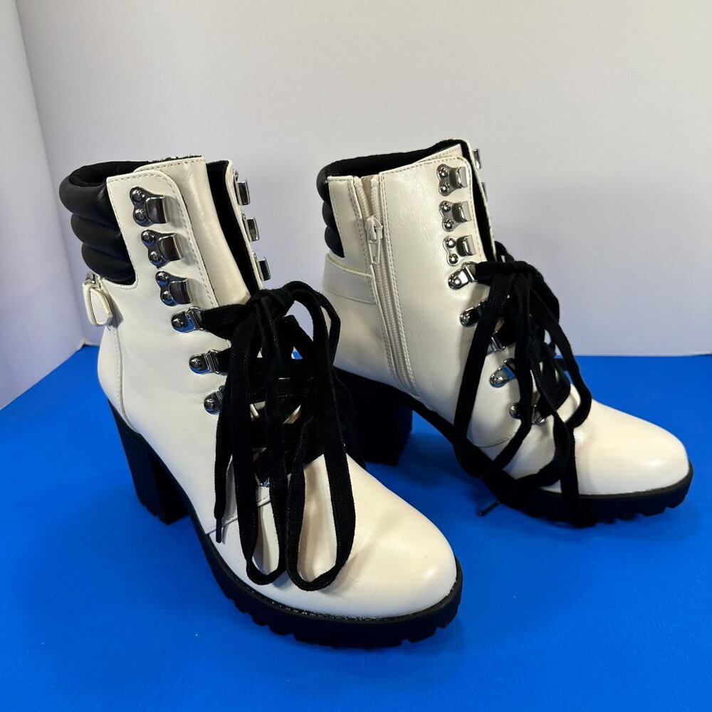 MIA New without box Women's Annamaria White FAUX Leather Boots Size 9M